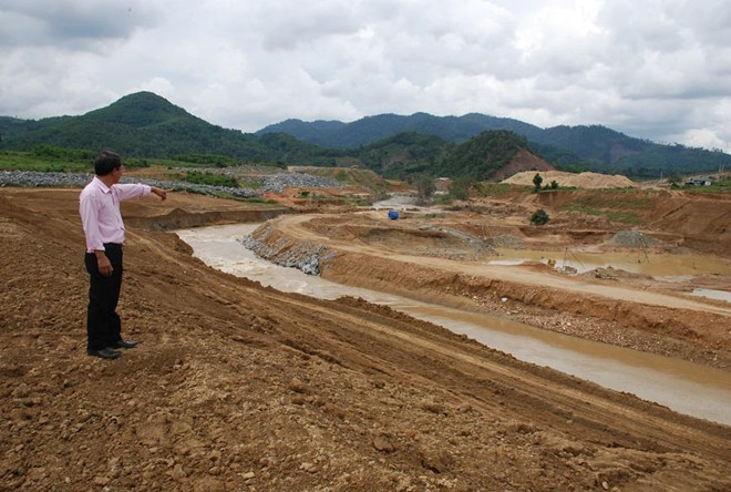 An ninh - Hình sự - Khởi tố 3 cặp vợ chồng cấu kết với cán bộ xã, chiếm đoạt hàng tỷ đồng từ đất dự án (Hình 2).