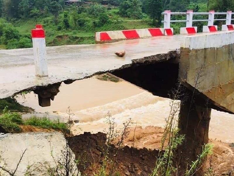 Tin nhanh - Không thể bỏ lỡ: 4 học sinh tiểu học bị ông nội bạo hành dã man; Miền Trung hứng chịu hậu quả của đợt mưa lũ sau bão (Hình 3).