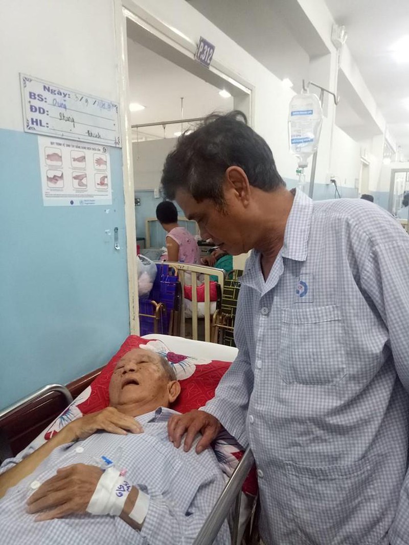 Ngôi sao - Diễn viên Mạc Can nhập viện sau tai nạn giao thông, đồng nghiệp đăng tin tìm người thân (Hình 2).
