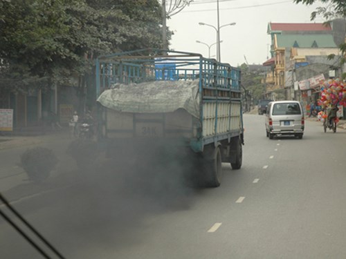 Tin nhanh - Không thể bỏ lỡ: Nữ hành khách bị phạt 8,5 triệu đồng vì trộm áo phao trên máy bay, Người đàn ông quát 'Mày biết tao là ai không?' và đánh phụ nữ ở cây ATM (Hình 4).