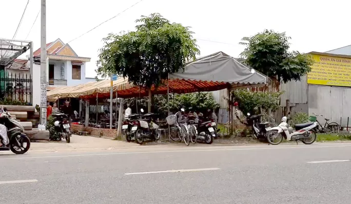 An ninh - Hình sự - Điều tra vụ người đàn ông cuồng ghen vác dao chém cha mẹ “tình địch” rồi phóng hỏa đốt nhà (Hình 2).