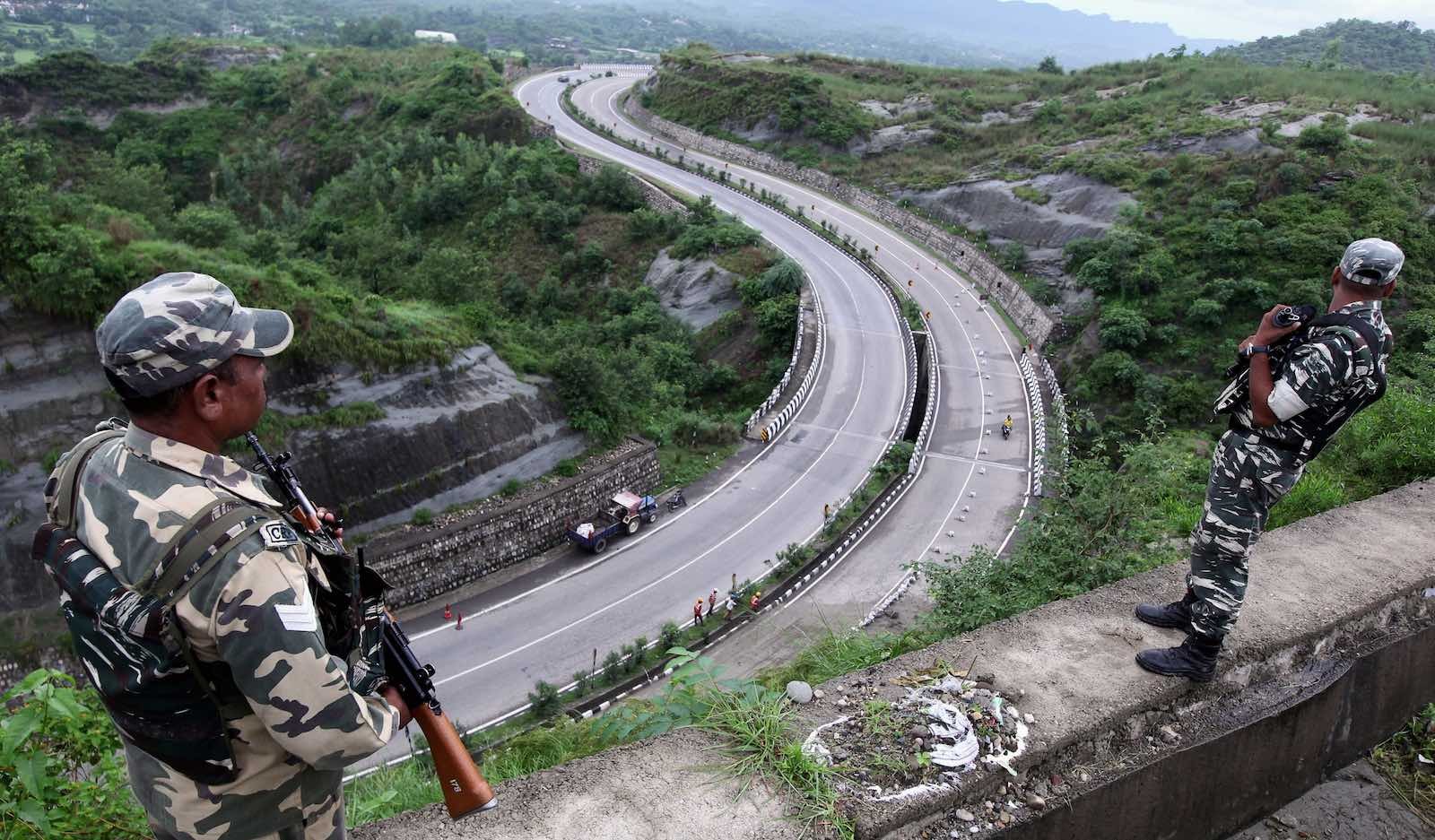 Tiêu điểm - Ấn Độ: Bang Jammu & Kashmir chính thức chia tách 