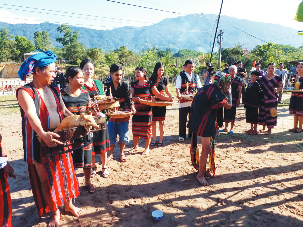 Văn hoá - Băng đèo A Co dự Tết Aza Koonh (Hình 2).