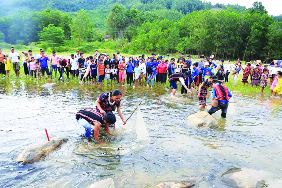 Văn hoá - Băng đèo A Co dự Tết Aza Koonh (Hình 3).