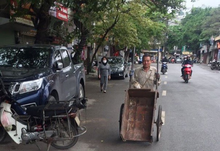 Tin nhanh - Đi chợ không đeo khẩu trang cũng như lưu thông trên đường không đội mũ bảo hiểm (Hình 3).