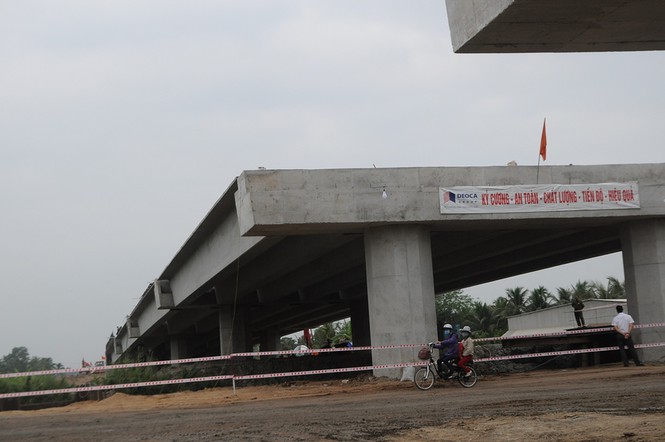 Tin nhanh - Lý do Ban dự án muốn dừng thi công cao tốc Trung Lương - Mỹ Thuận (Hình 2).