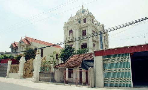 Văn hoá - Làng đại gia chuyên buôn đồ gỗ ở Nam Định, lâu đài tráng lệ nằm sát nhau (Hình 5).