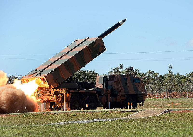 Quân sự - Clip: 'Thần pháo' M142 HIMARS và ASTROS II phóng “mưa tên lửa” sáng rực trời Syria (Hình 3).