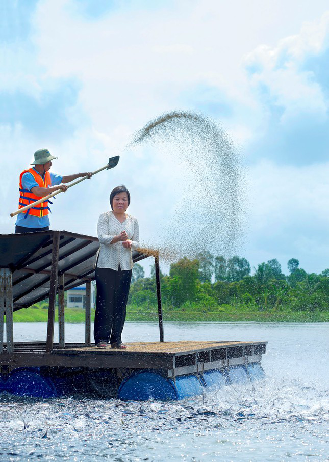 Tiêu dùng & Dư luận - Nữ tỷ phú Trương Thị Lệ Khanh: 25 tuổi đã giữ chức Phó Giám đốc