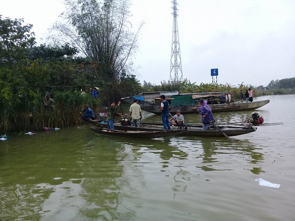 Xã hội - Huế: Bé gái 4 tuổi nghi rơi xuống sông mất tích