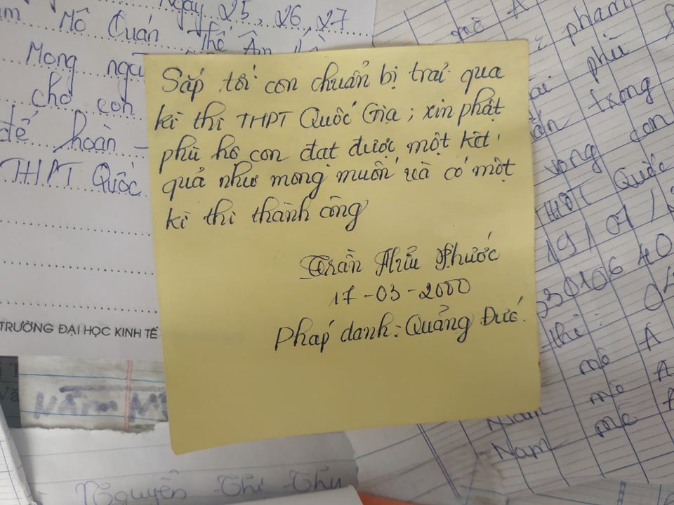 Giáo dục -  Lộ 'tuyệt chiêu' cầu may của sĩ tử Huế trước ngày thi THPT Quốc gia   (Hình 3).