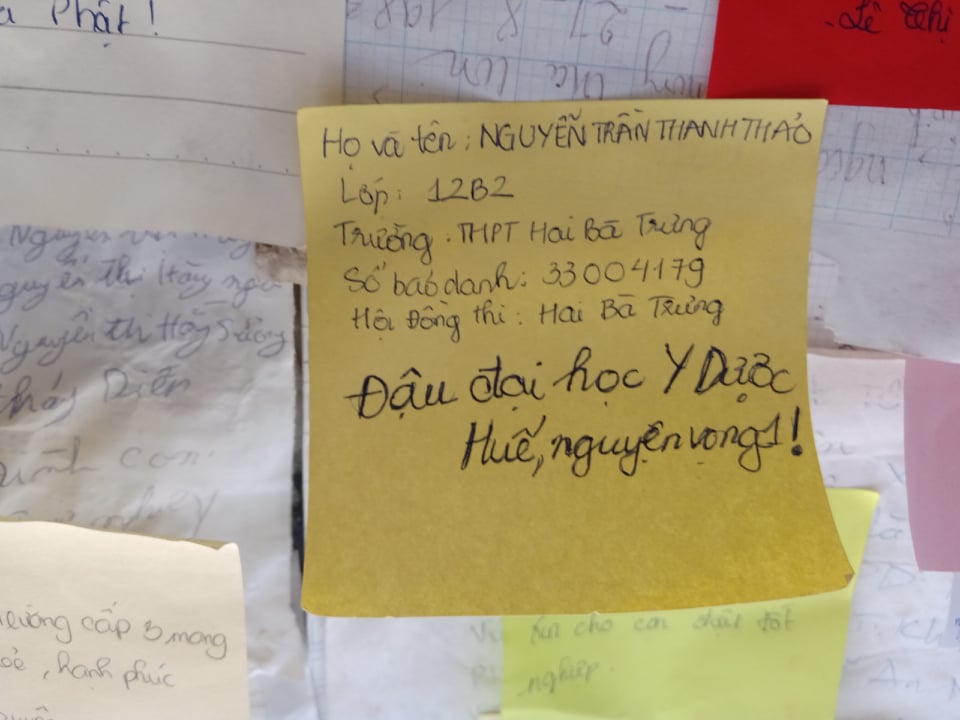 Giáo dục -  Lộ 'tuyệt chiêu' cầu may của sĩ tử Huế trước ngày thi THPT Quốc gia   (Hình 2).