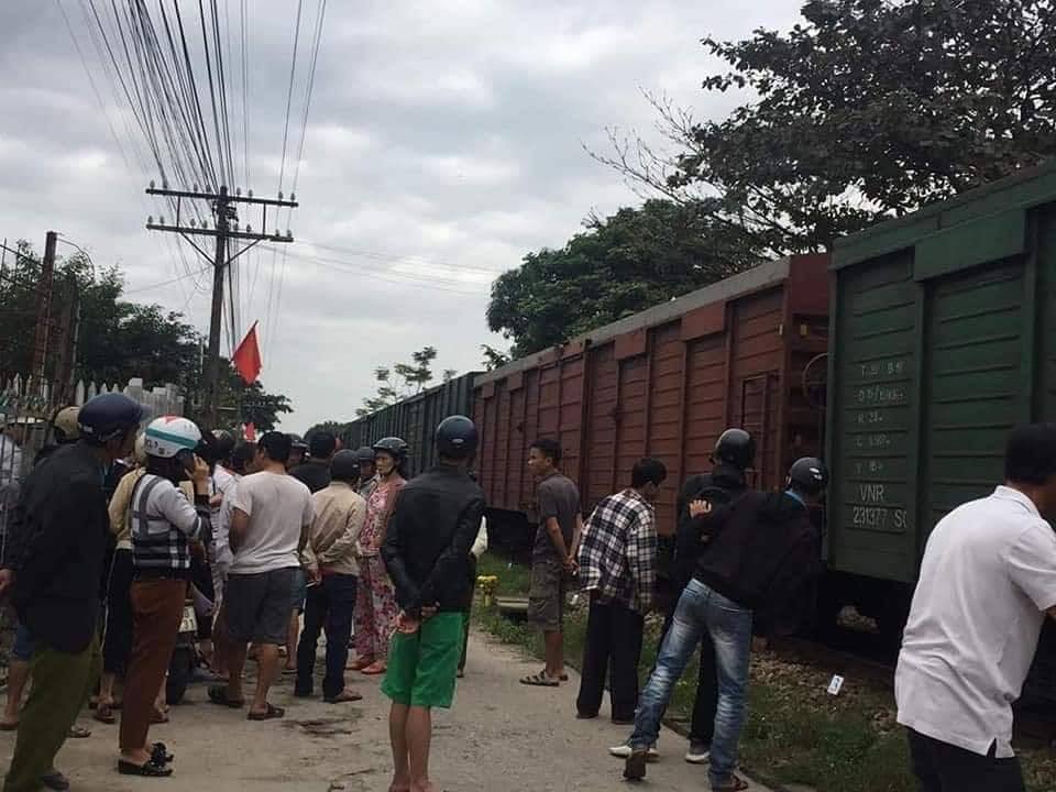 Tin nhanh - Băng qua đường ray, người đàn ông bị tàu hỏa đâm tử vong tại chỗ