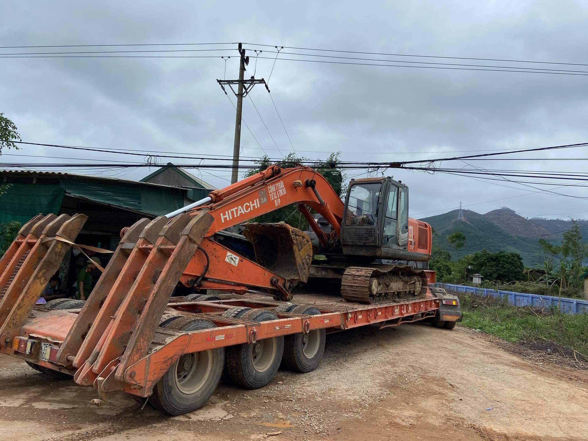 Tin nhanh - An ninh thắt chặt bên ngoài thủy điện Rào Trăng 3