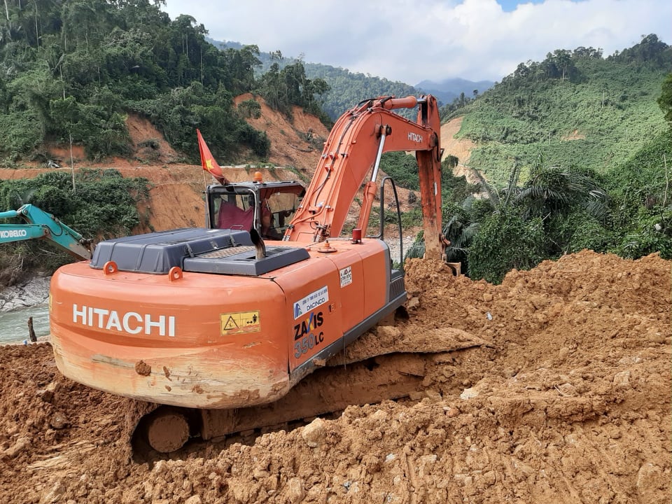 Tin nhanh - Diễn biến mới công tác tìm kiếm các nạn nhân mất tích ở Rào Trăng 3 (Hình 4).