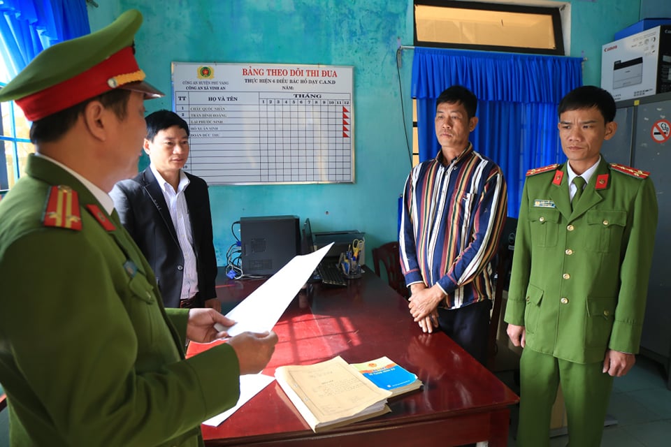 An ninh - Hình sự - Khởi tố đối tượng làm giả con dấu lừa đảo chiếm đoạt tài sản