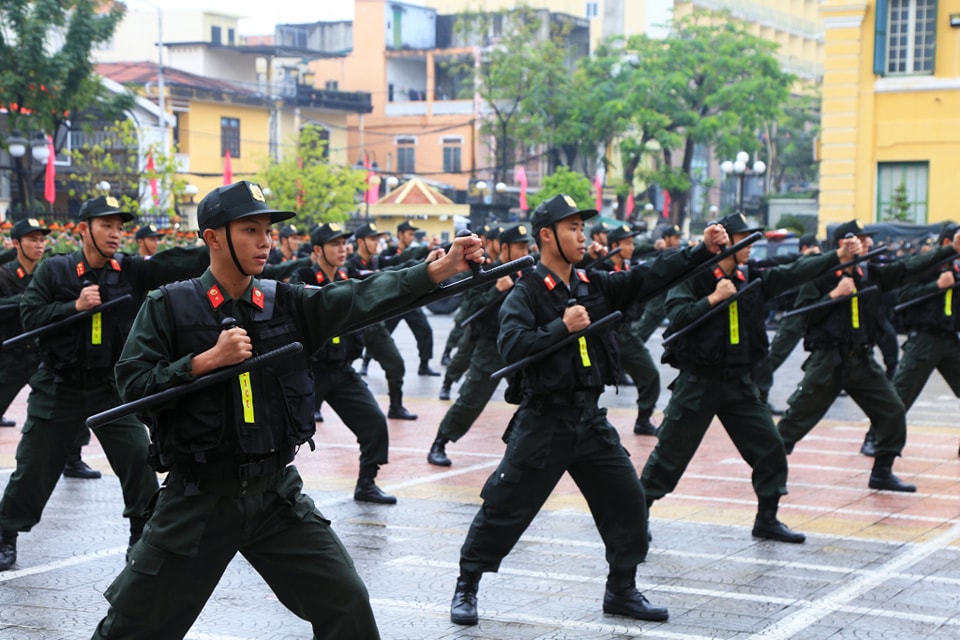 An ninh - Hình sự - Thừa Thiên-Huế: Thành lập Tiểu đoàn CSCĐ dự bị chiến đấu (Hình 4).