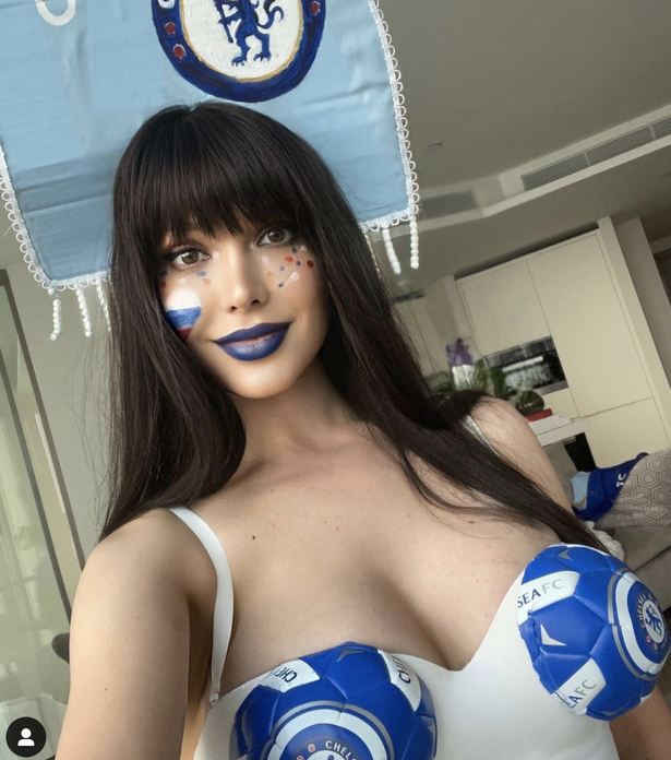 Thể thao - Fan nữ nóng bỏng gốc Nga của Chelsea lên tiếng ủng hộ Ukraine (Hình 4).