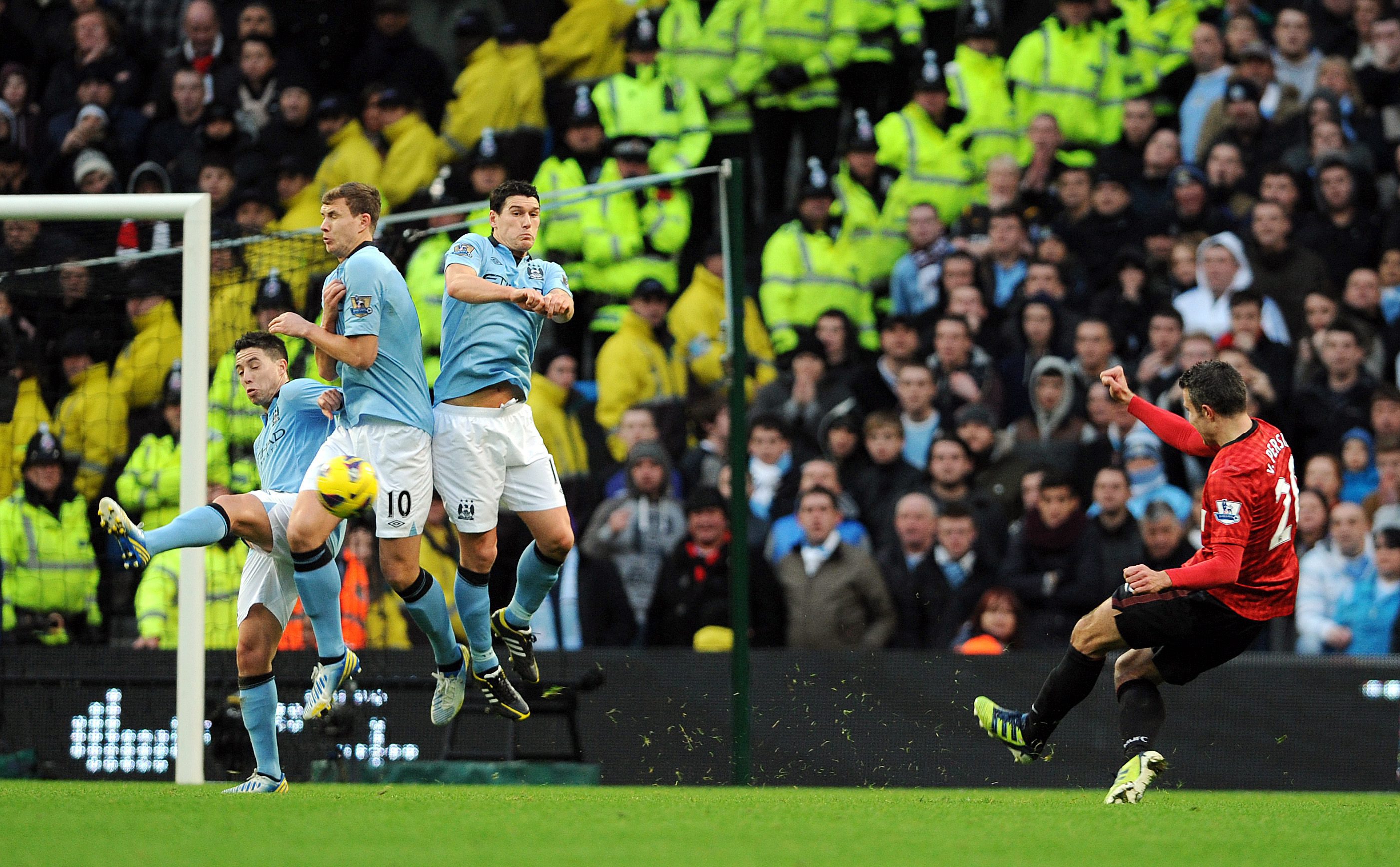 Thể thao - Top 5 trận derby Manchester không thể nào quên (Hình 3).