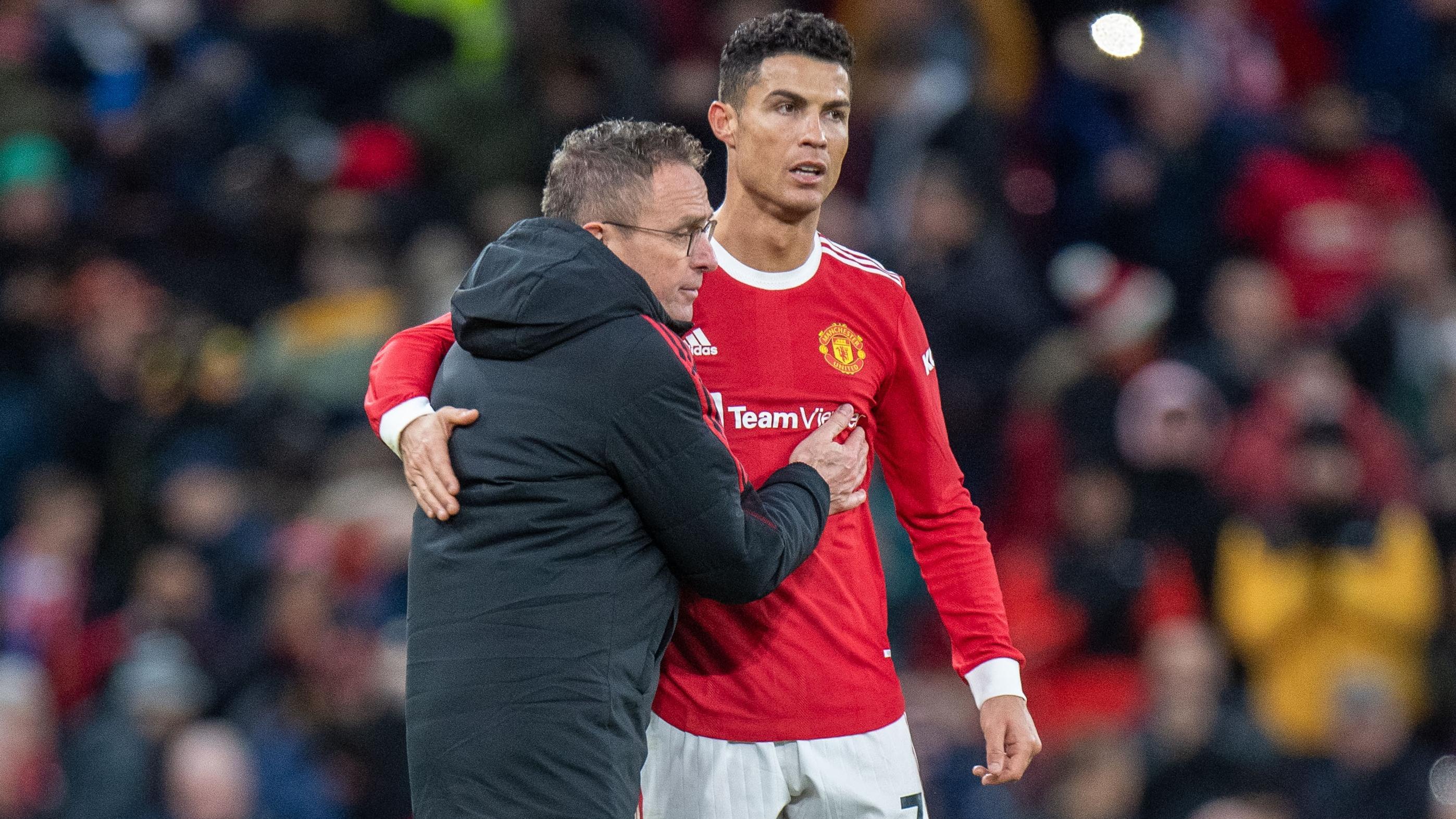 B&oacute;ng đ&aacute; Anh - Rangnick: 'Tại sao Ronaldo phải n&oacute;i lời chia tay?'