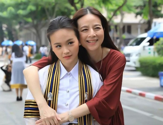 Hậu trường - Madam Pang tuyển chồng cho con gái, fan Việt rần rần đăng ký