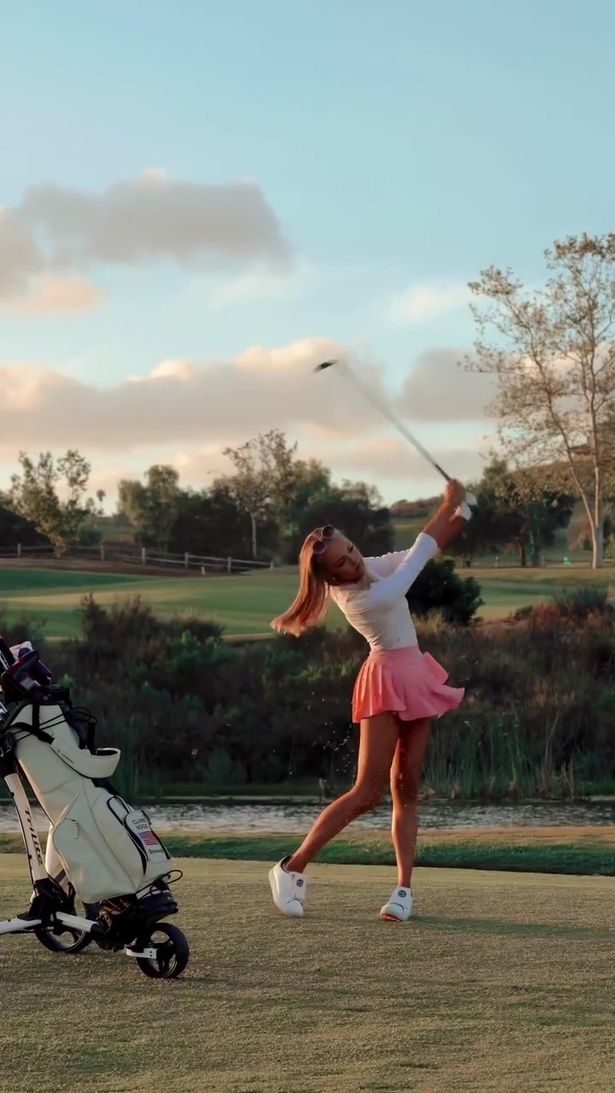Hậu trường - Claire Hogle: Nữ thần Golf thế hệ mới tiếp bước Paige Spiranac (Hình 4).