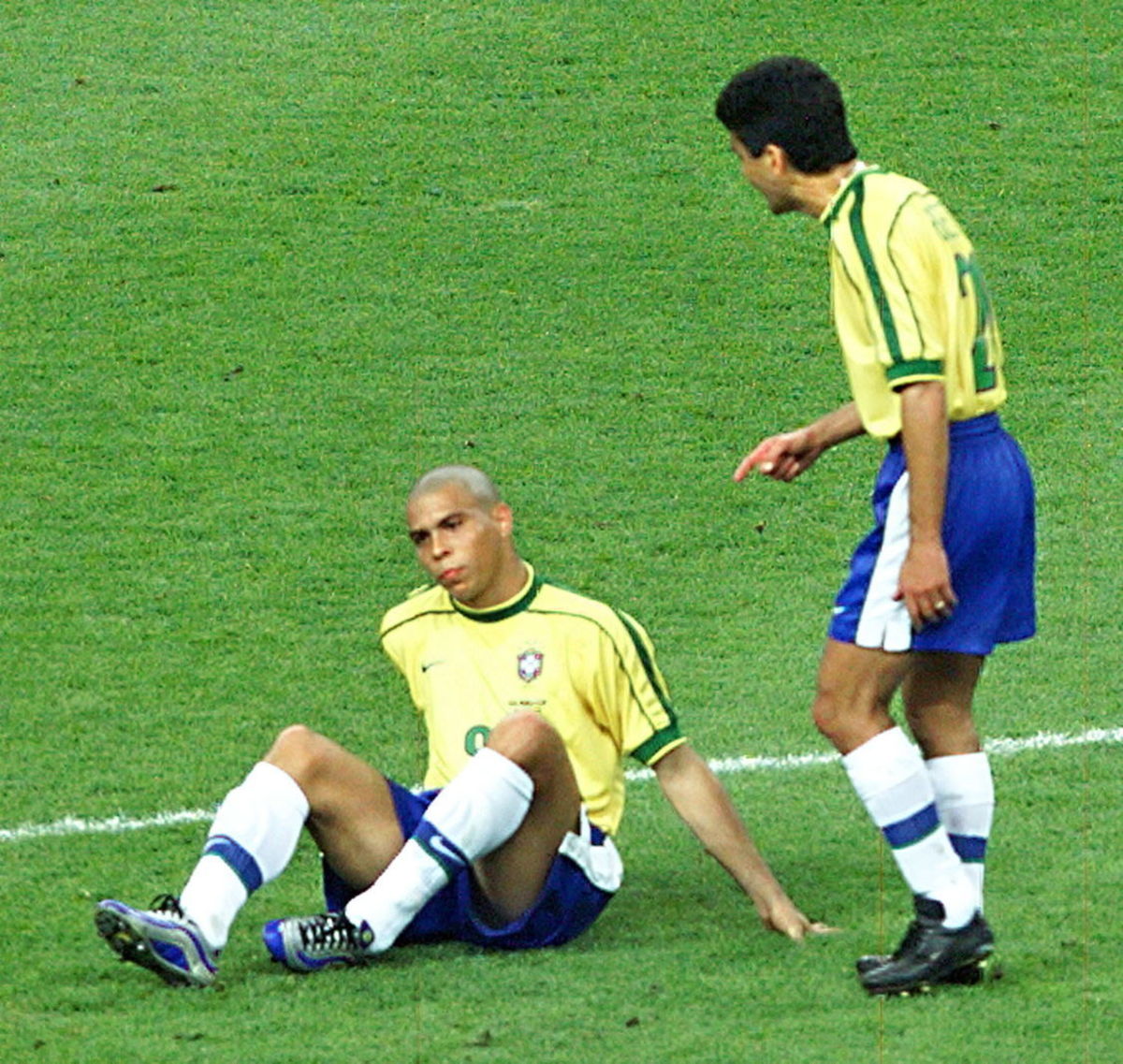 Giải khác - World Cup 1998: Ronaldo động kinh, Pháp đăng quang trong tranh cãi (Hình 4).