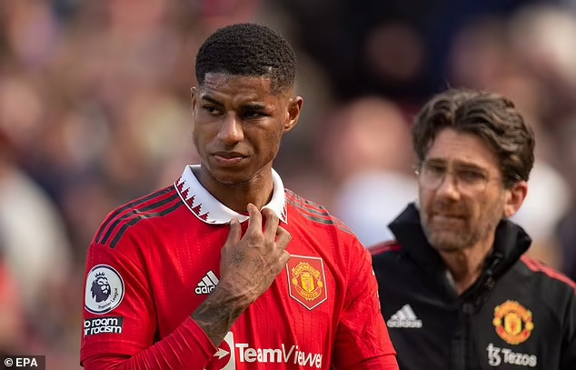 Bóng đá Anh - Rashford vắng mặt, Martial liệu có thể gánh vác hàng công của MU? (Hình 2).