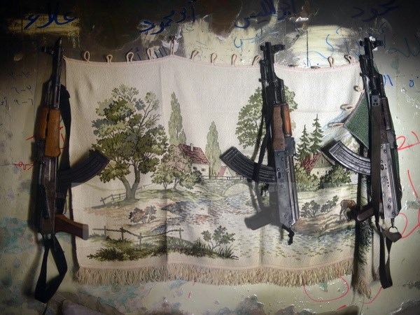 Washington định thay thế 50.000 s&uacute;ng trường AK-47 của Nga: Ngoại trưởng Nga Sergei Lavrov vừa cho biết giới chức Mỹ đang c&oacute; kế hoạch thay thế gần 50.000 s&uacute;ng trường AK-47 tại Afghanistan bằng loại s&uacute;ng do nước n&agrave;y tự chế. &Ocirc;ng Lavrov n&oacute;i: 