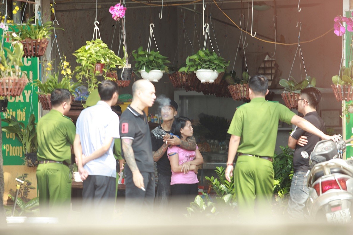 An ninh - Hình sự - Nóng: Bắt cóc, uy hiếp con tin ở Thường Tín, Hà Nội