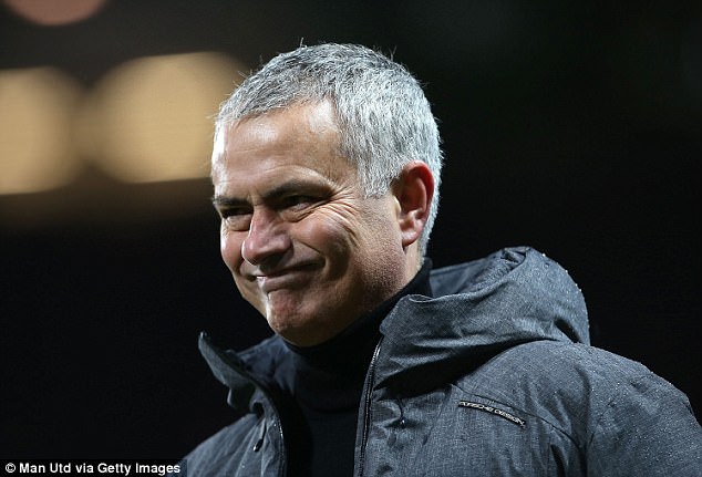 Bóng đá Quốc tế - MU thắng 'rùa', Mourinho viện cớ tinh thần để che lấp chuyên môn