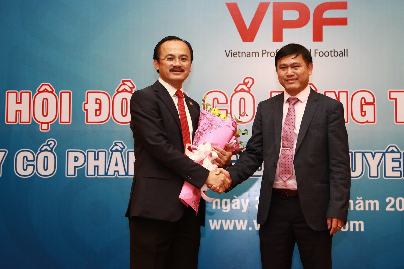 Bóng đá Việt Nam - Tân Chủ tịch VPF vừa nhậm chức đã phải lo kiếm tiền