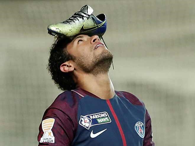 Bóng đá Quốc tế - Clip: Neymar lý giải màn đội giầy lên đầu để ăn mừng bàn thắng