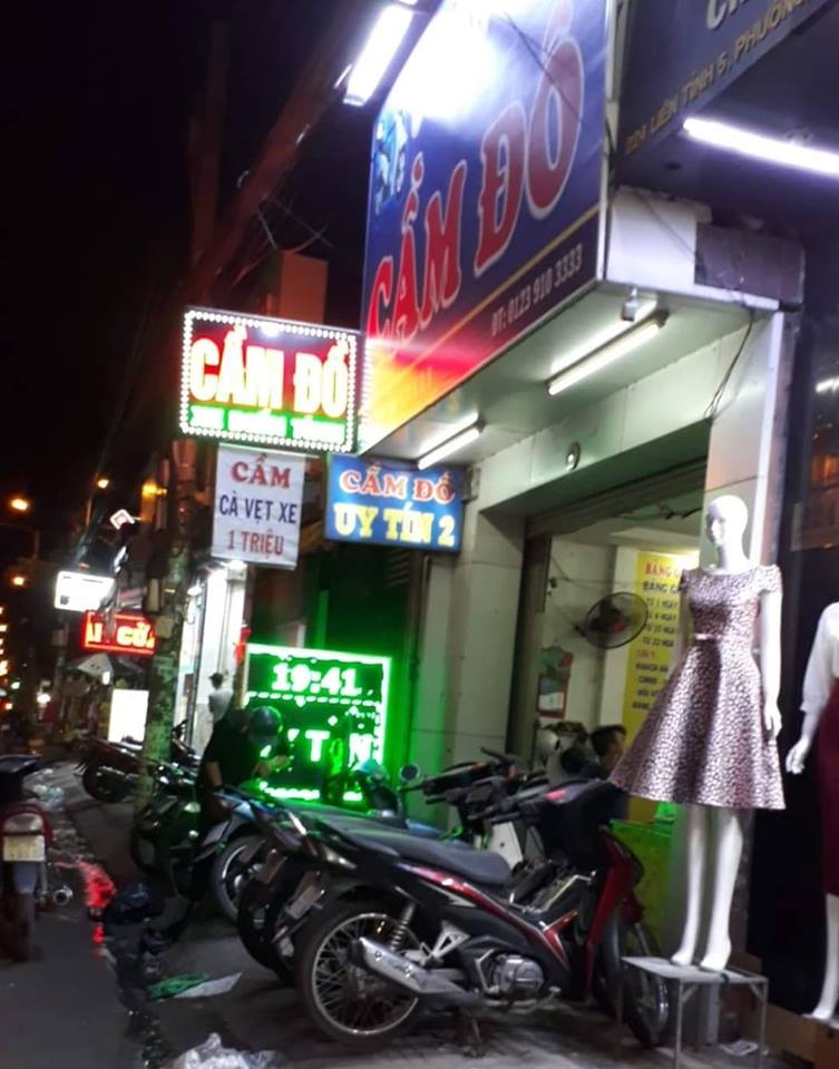 Chủ tiệm cầm đồ tiết lộ những khoản phụ phí đi kèm 'lãi suất thấp' (Hình 5).
