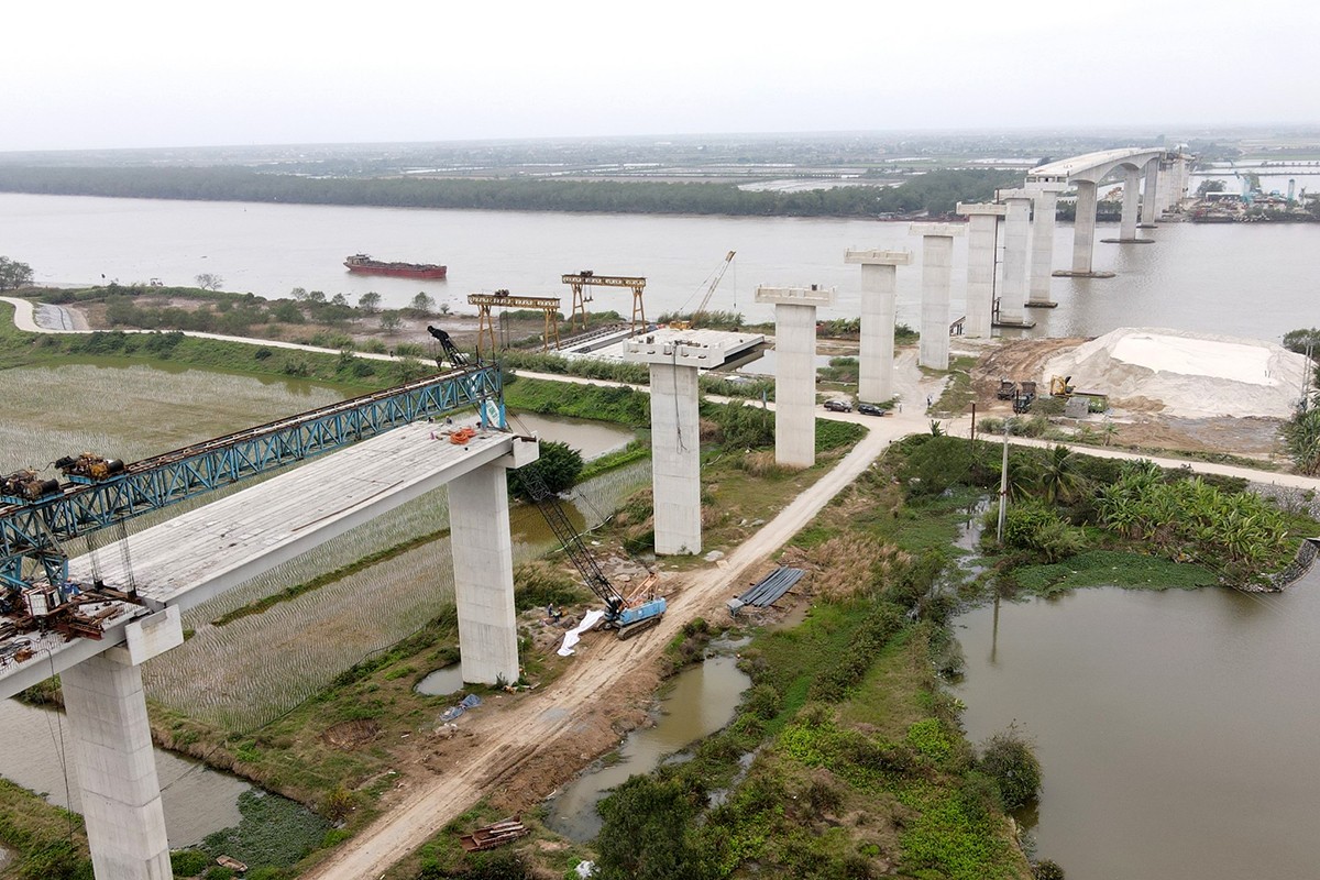 Hồ sơ doanh nghiệp - Lợi nhuận CC1- nhà thầu xây dựng cao tốc Bắc - Nam sụt giảm mạnh