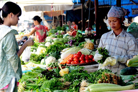 Tiêu dùng & Dư luận - VCCI: Người thu nhập thấp chịu tác động lớn nếu tăng thuế VAT