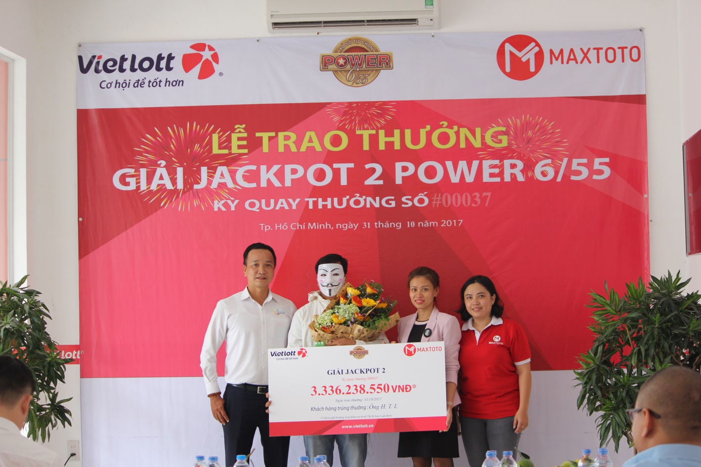 Tiêu dùng & Dư luận - Người trúng hơn 3,3 tỷ đồng Jackpot 2 tiết lộ bí quyết chọn số