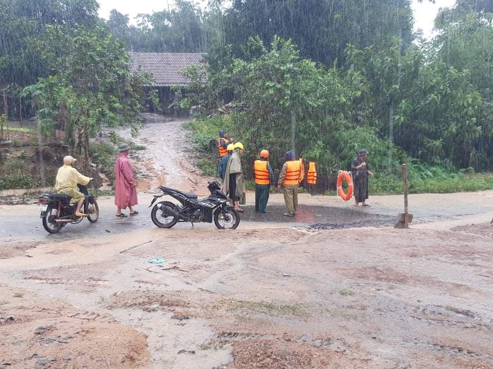 Tin nhanh - Đắk Lắk cảnh bảo nguy cơ lũ quét, sạt lở, nhiều địa phương bị chia cắt (Hình 3).