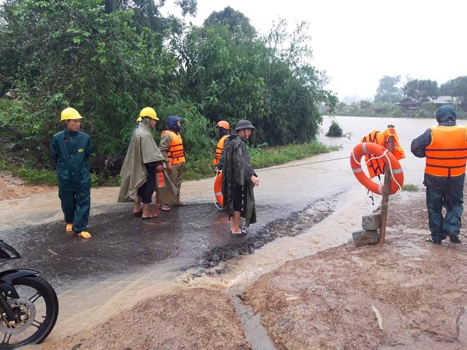 Tin nhanh - Đắk Lắk cảnh bảo nguy cơ lũ quét, sạt lở, nhiều địa phương bị chia cắt (Hình 2).