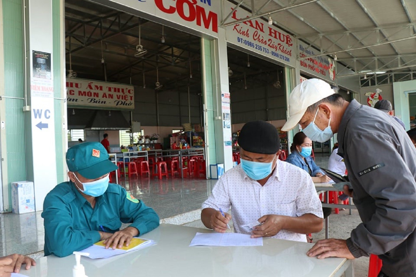 Tin nhanh - Đắk Lắk tạm dừng các cơ sở kinh doanh dịch vụ trong dịp Tết