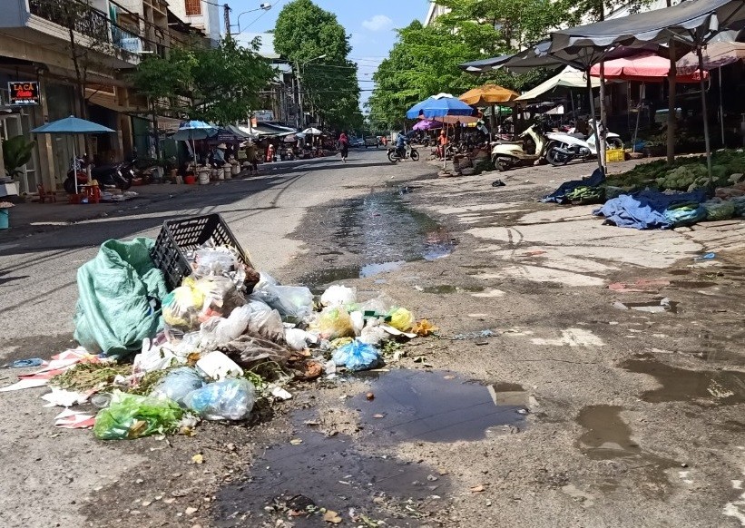 Môi trường - Hàng trăm công nhân có nguy cơ mất việc vì thành phố cắt giảm chi phí (Hình 2).