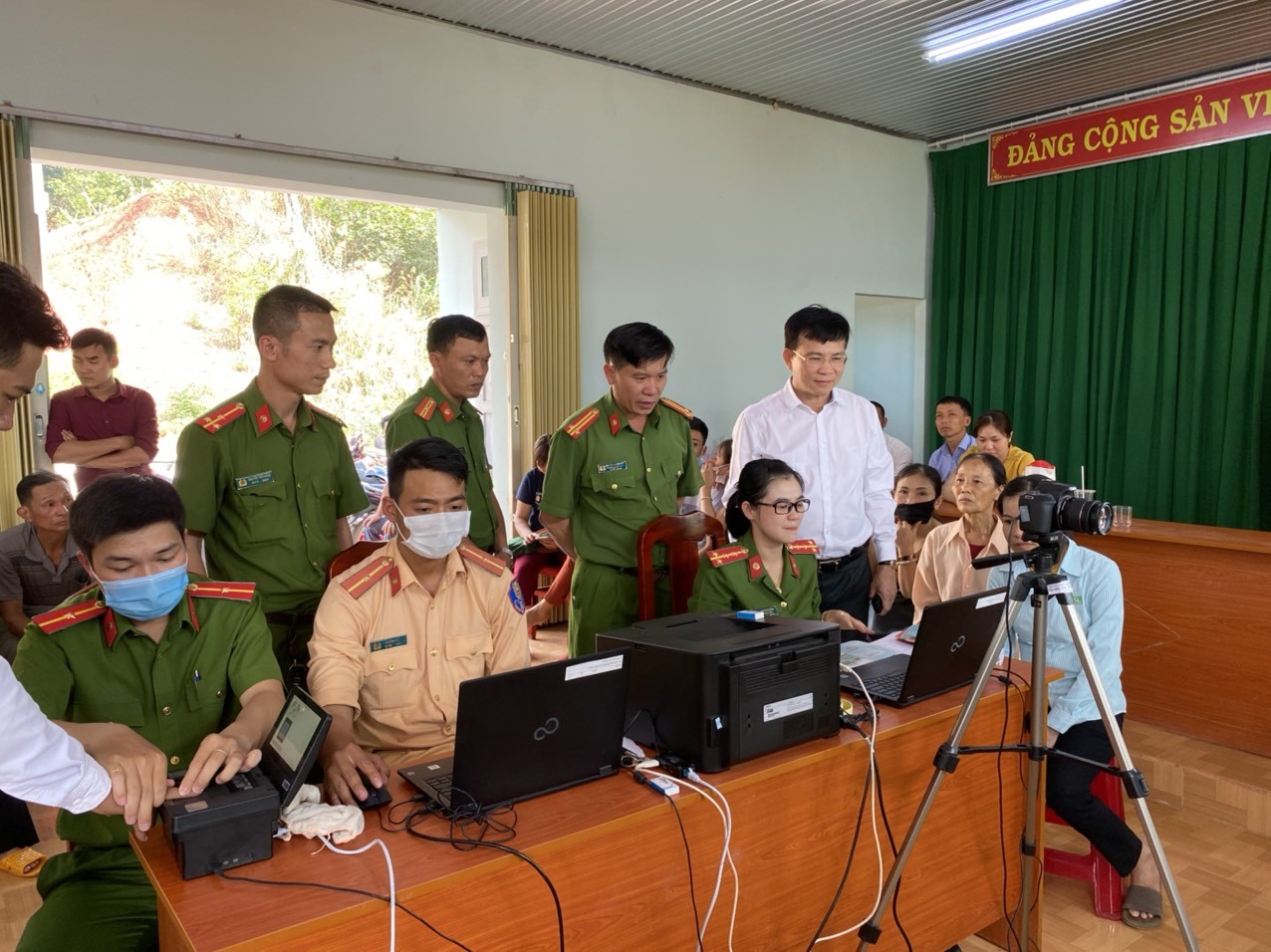 Sự kiện - Đắk Nông: Giám đốc Công an tỉnh kiểm tra tiến độ cấp căn cước công dân