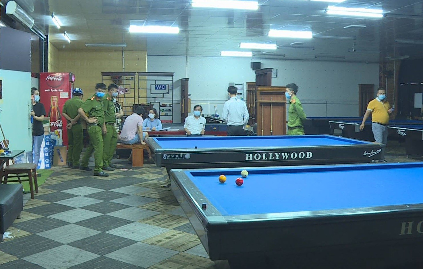 Dân sinh - Phát hiện một cơ sở billiards lén lút hoạt động giữa mùa dịch (Hình 2).