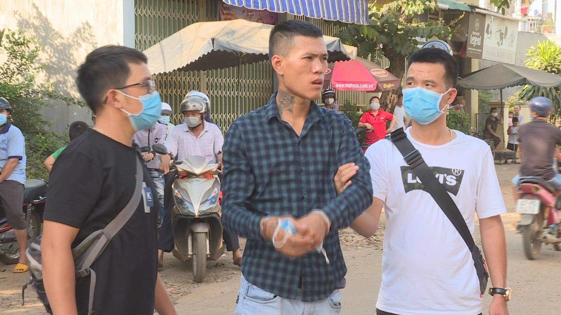 An ninh - Hình sự - Thất nghiệp 'nghề' chăn dắt gái mại dâm, hai đối tượng đi cướp liên tỉnh (Hình 2).