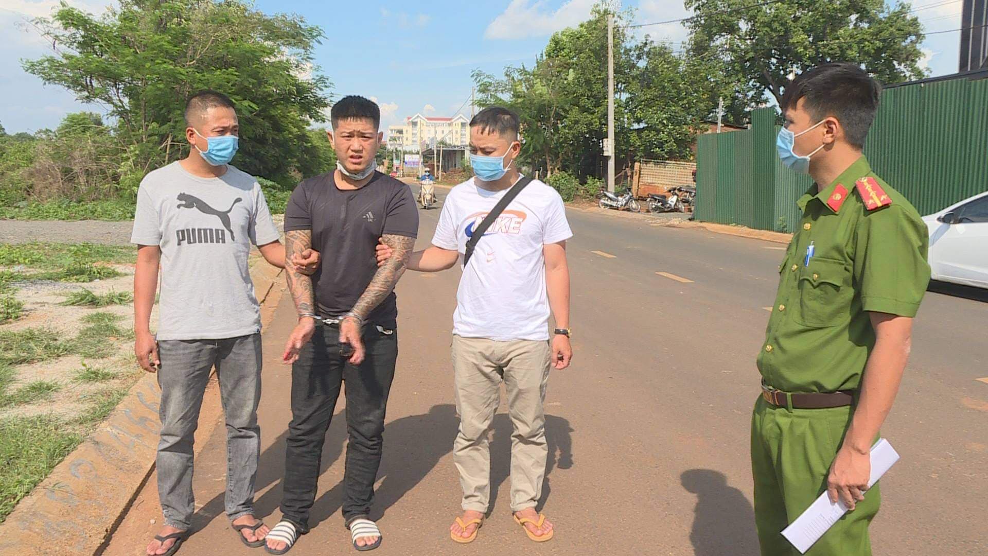 An ninh - Hình sự - Thất nghiệp 'nghề' chăn dắt gái mại dâm, hai đối tượng đi cướp liên tỉnh