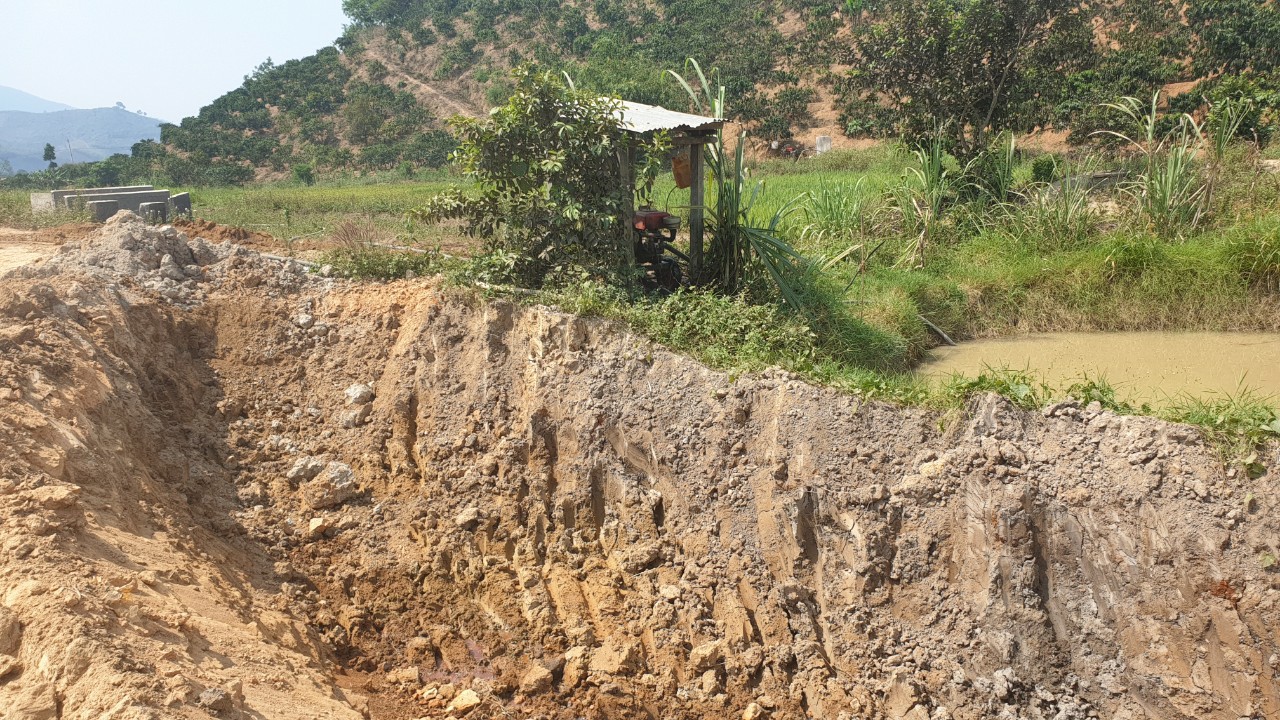 Dân sinh - Vụ kênh thủy lợi 90 tỷ không dẫn nước vào ruộng: Thanh tra vào cuộc (Hình 2).