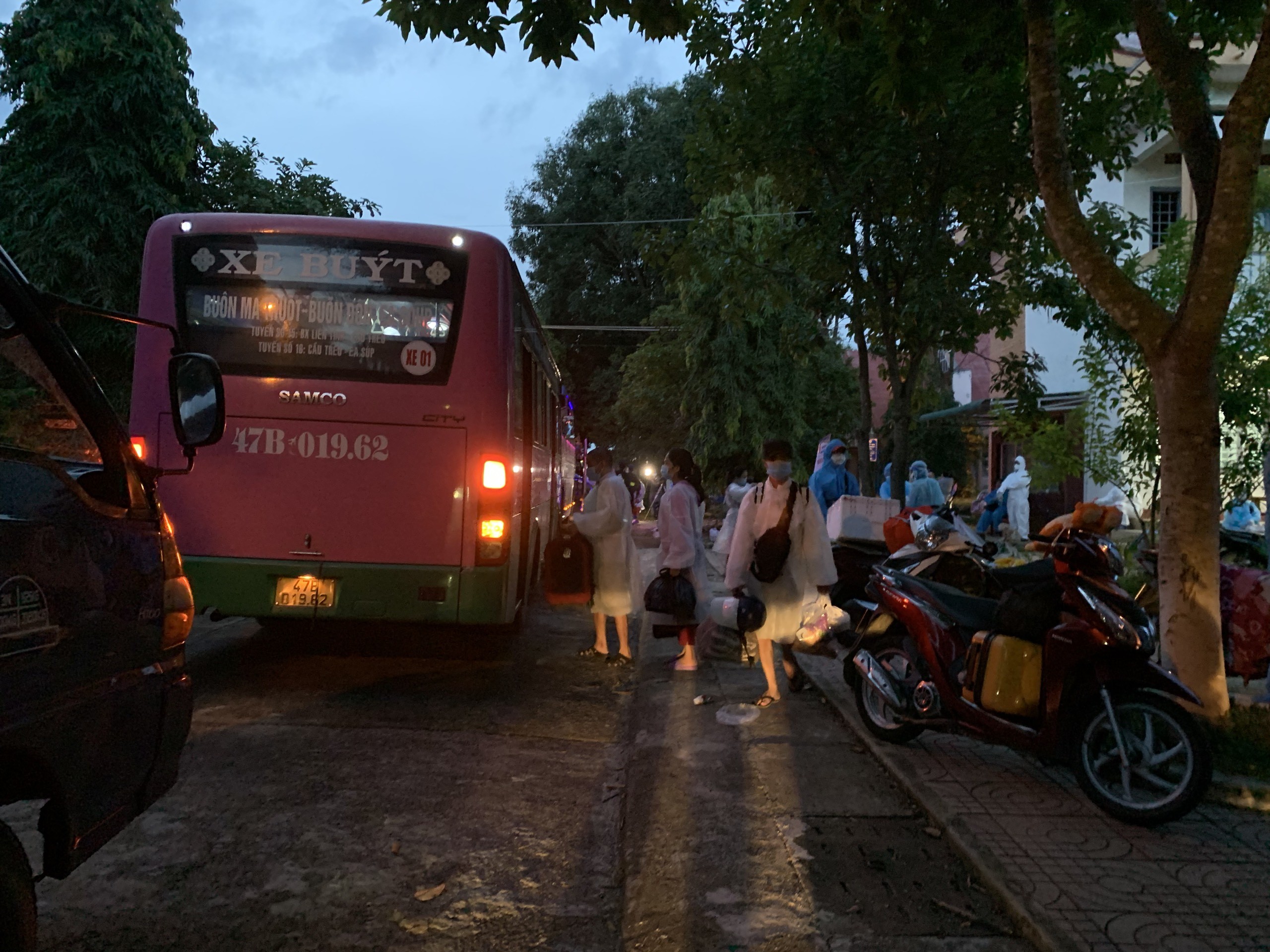 Dân sinh - Gần 500 công dân Đắk Lắk được đón về quê an toàn