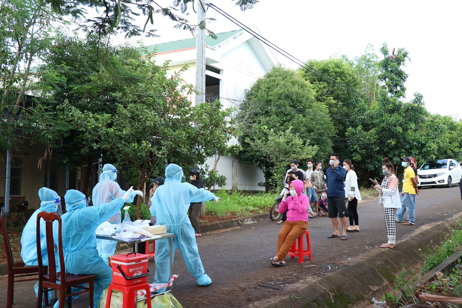 Sự kiện - Đắk Lắk: Hàng chục ca dương tính liên quan tới ổ dịch tại vựa sầu riêng (Hình 2).