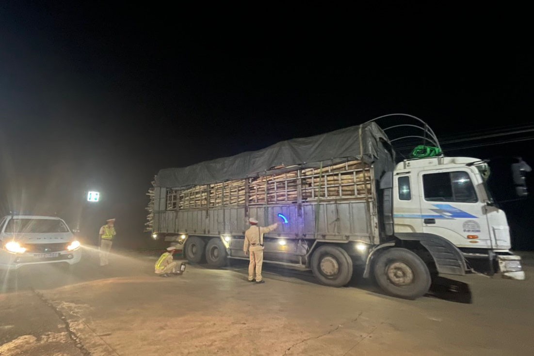 An ninh - Hình sự - Đắk Nông quyết liệt xử lý xe quá tải trọng, quá khổ giới hạn (Hình 2).