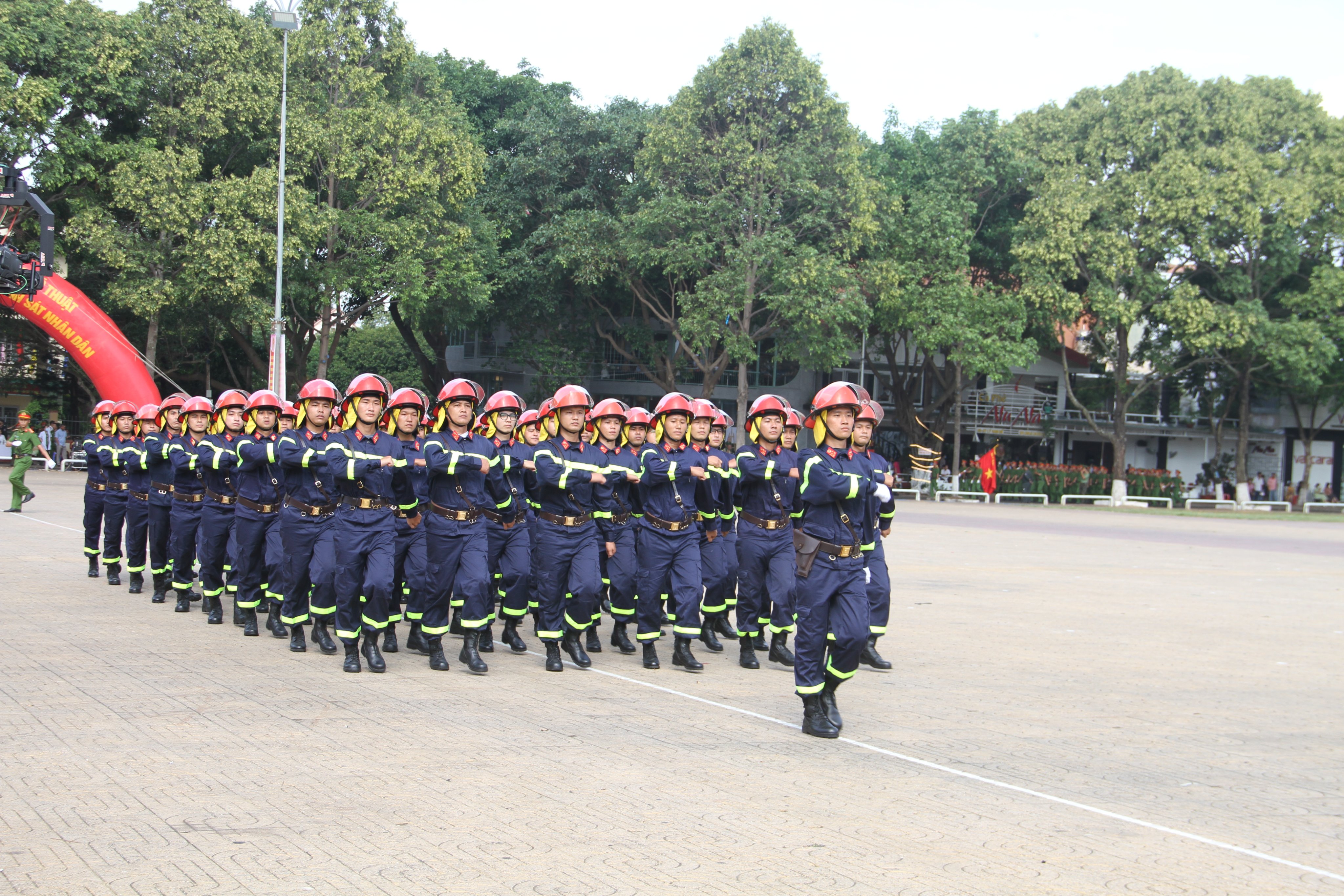 An ninh - Hình sự - Những màn biểu diễn đẹp mắt tại hội thi điều lệnh, bắn súng võ thuật 